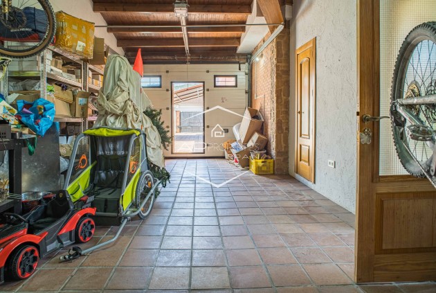 Herverkoop - Villa - Vrijstaand -
Pinoso - CL SALINAS 10, 03650 EL PINOS