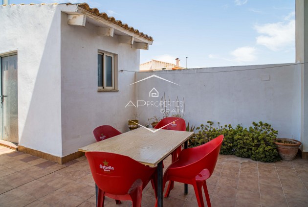 Herverkoop - Villa - Vrijstaand -
Pinoso - Calle Torrivieja 12