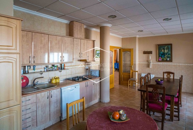 Herverkoop - Villa - Vrijstaand -
Pinoso - Calle Torrivieja 12