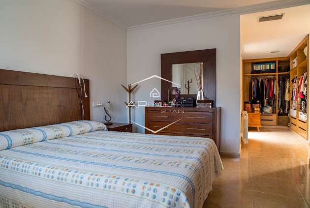Herverkoop - Villa - Vrijstaand -
Pinoso - Calle Torrivieja 12