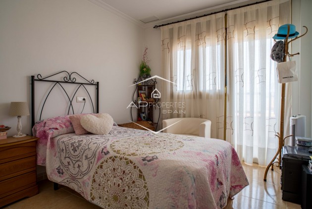 Herverkoop - Villa - Vrijstaand -
Pinoso - Calle Torrivieja 12