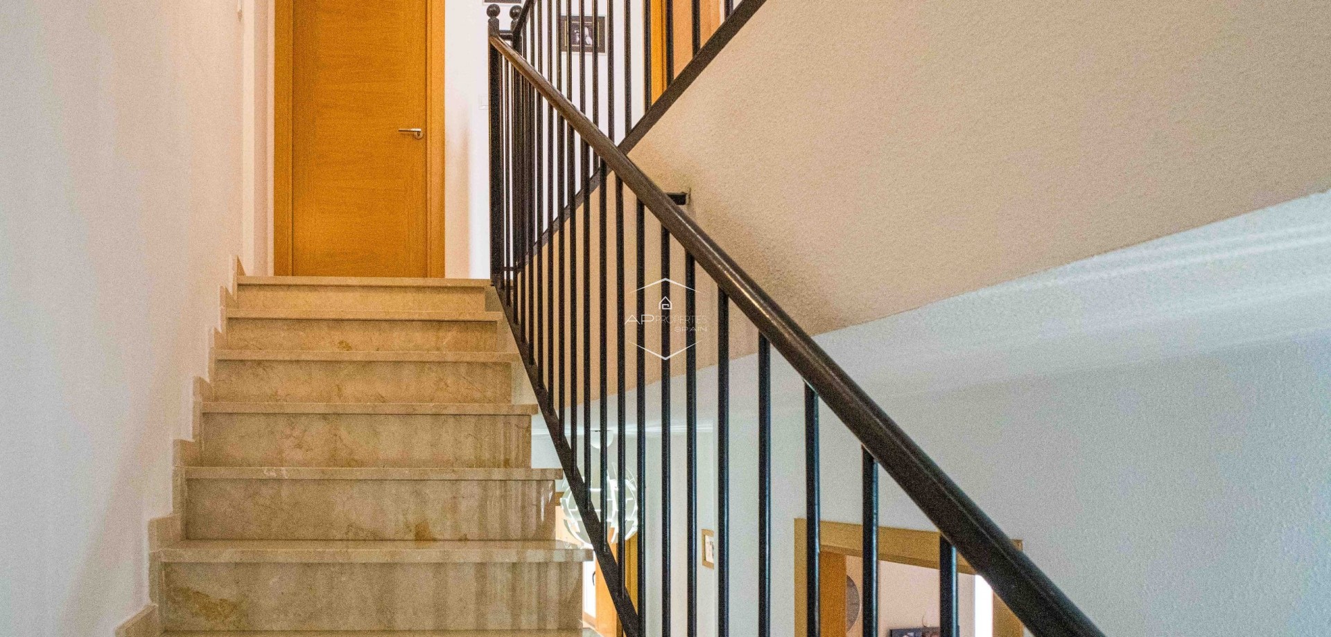 Herverkoop - Villa - Vrijstaand -
Pinoso - calle francisco de Quevedo 10C Staircase 3 Ground