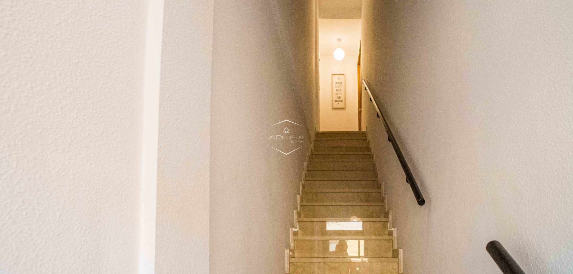 Herverkoop - Villa - Vrijstaand -
Pinoso - calle francisco de Quevedo 10C Staircase 3 Ground