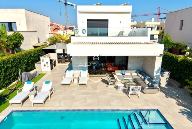 Resale - Villa - Detached -
Los Montesinos - La Herrada