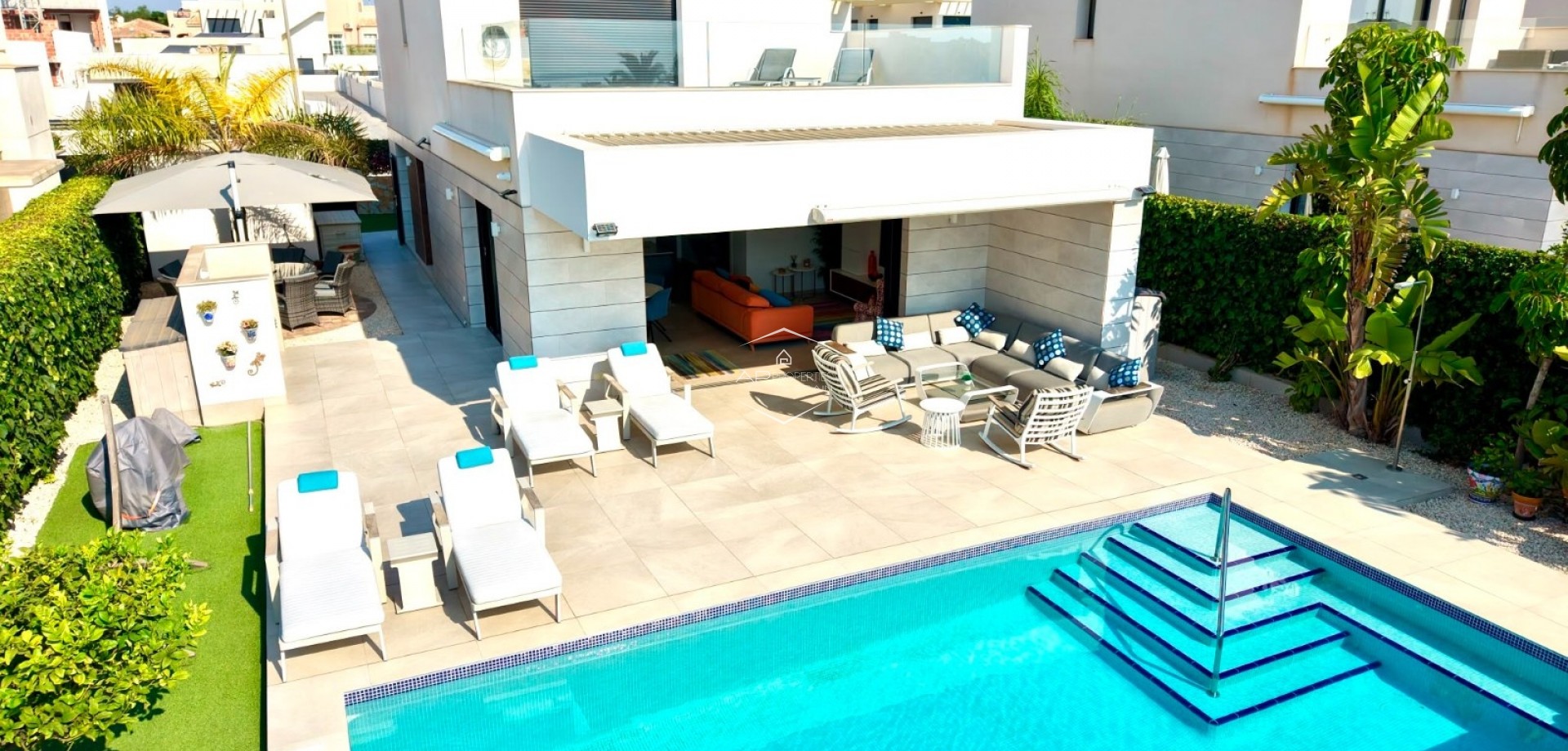 Resale - Villa - Detached -
Los Montesinos - La Herrada