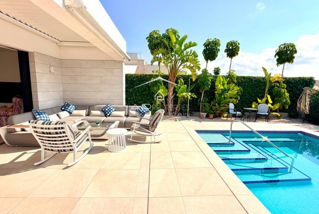Resale - Villa - Detached -
Los Montesinos - La Herrada