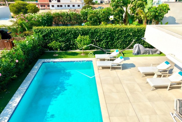 Resale - Villa - Detached -
Los Montesinos - La Herrada