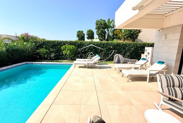 Resale - Villa - Detached -
Los Montesinos - La Herrada