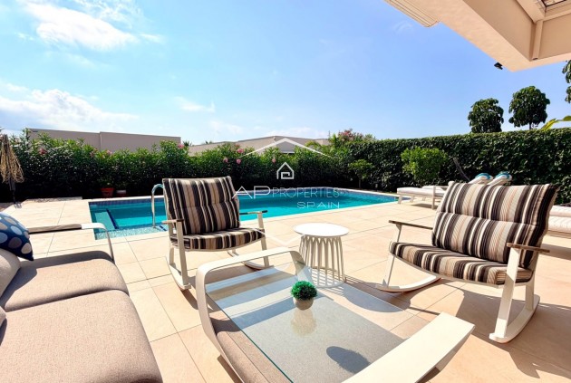Resale - Villa - Detached -
Los Montesinos - La Herrada