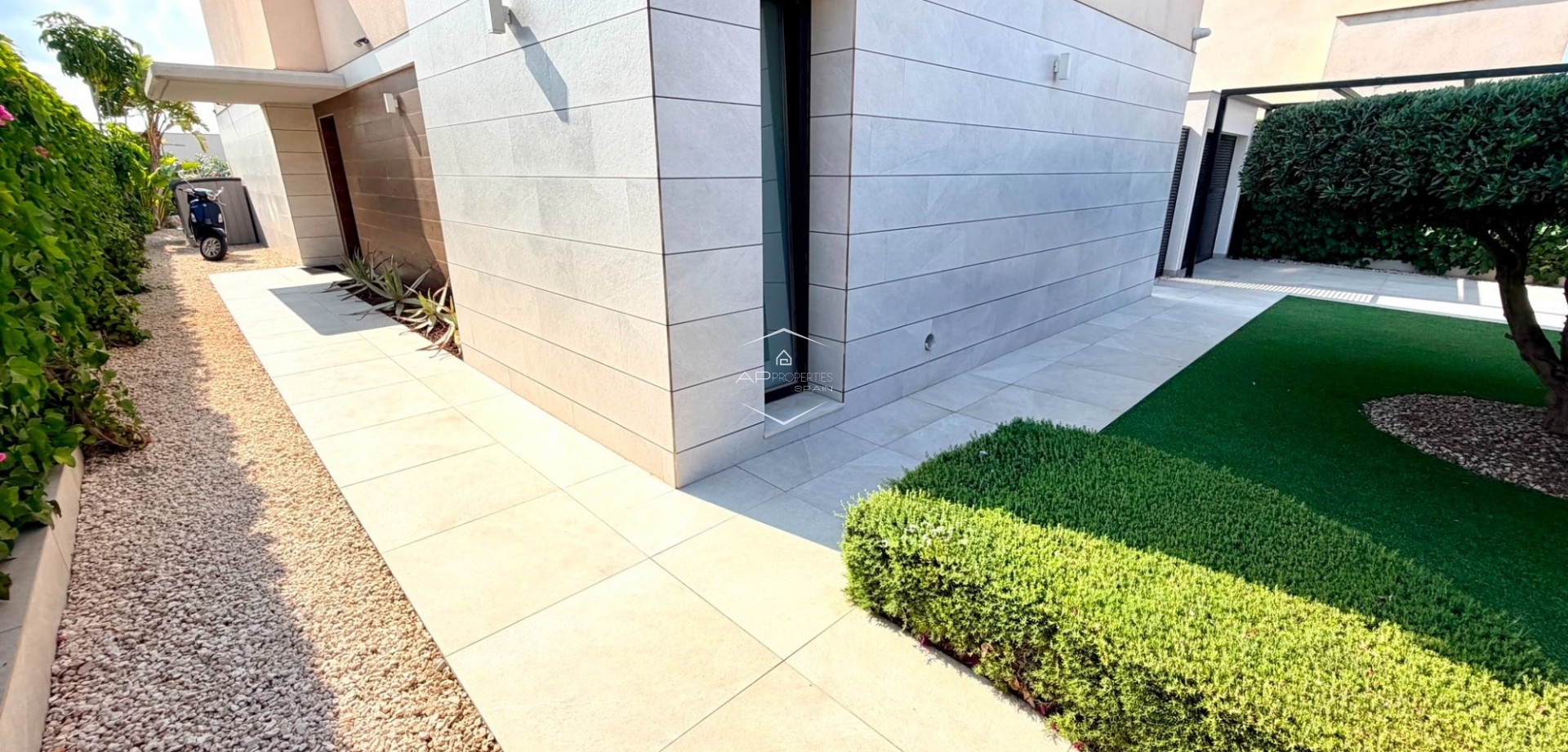 Resale - Villa - Detached -
Los Montesinos - La Herrada