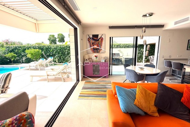 Resale - Villa - Detached -
Los Montesinos - La Herrada