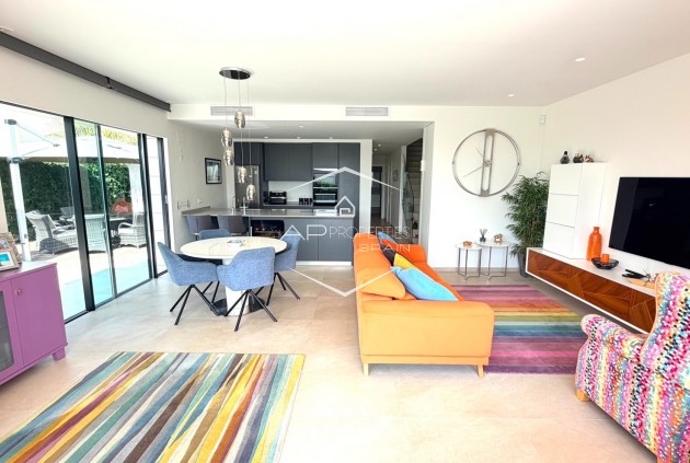 Resale - Villa - Detached -
Los Montesinos - La Herrada