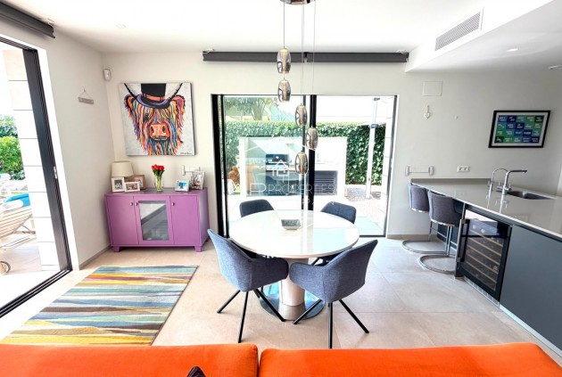 Resale - Villa - Detached -
Los Montesinos - La Herrada