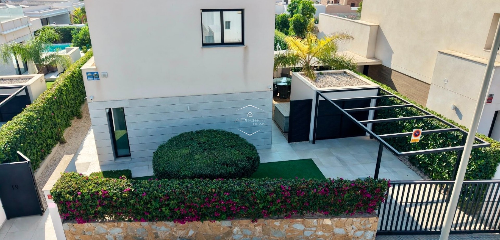 Resale - Villa - Detached -
Los Montesinos - La Herrada