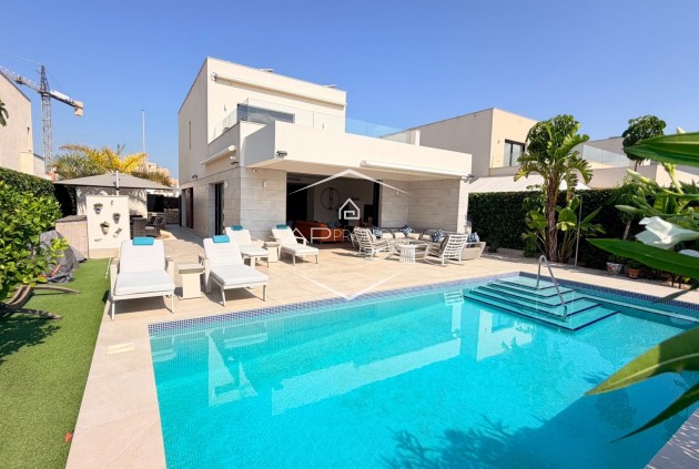 Resale - Villa - Detached -
Los Montesinos - La Herrada