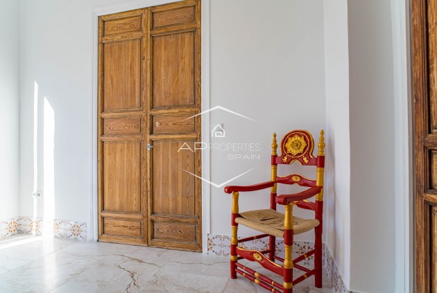 Reventa - Villa - Independiente -
Pinoso