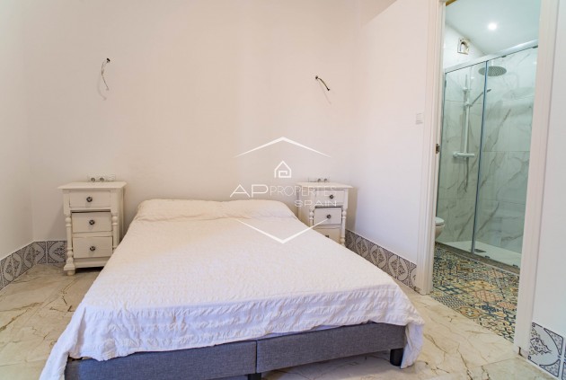 Reventa - Villa - Independiente -
Pinoso