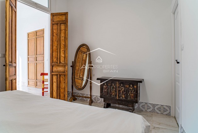 Reventa - Villa - Independiente -
Pinoso