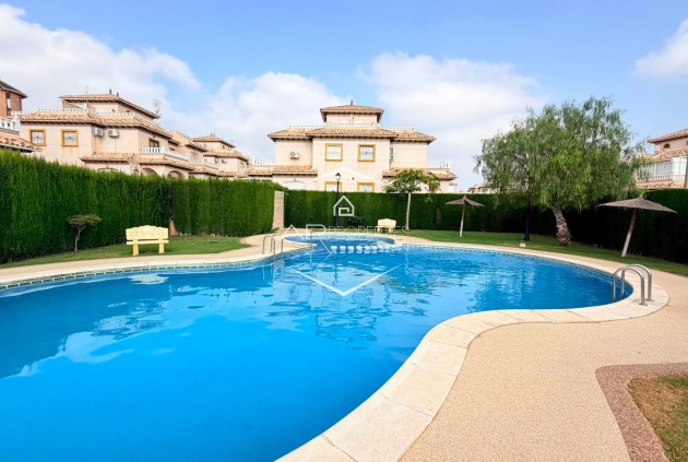 Resale - Villa - semi-detached -
Lomas de Cabo Roig - Orihuela Costa