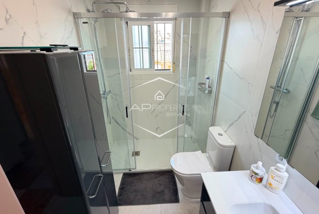 Resale - Villa - semi-detached -
Lomas de Cabo Roig - Orihuela Costa
