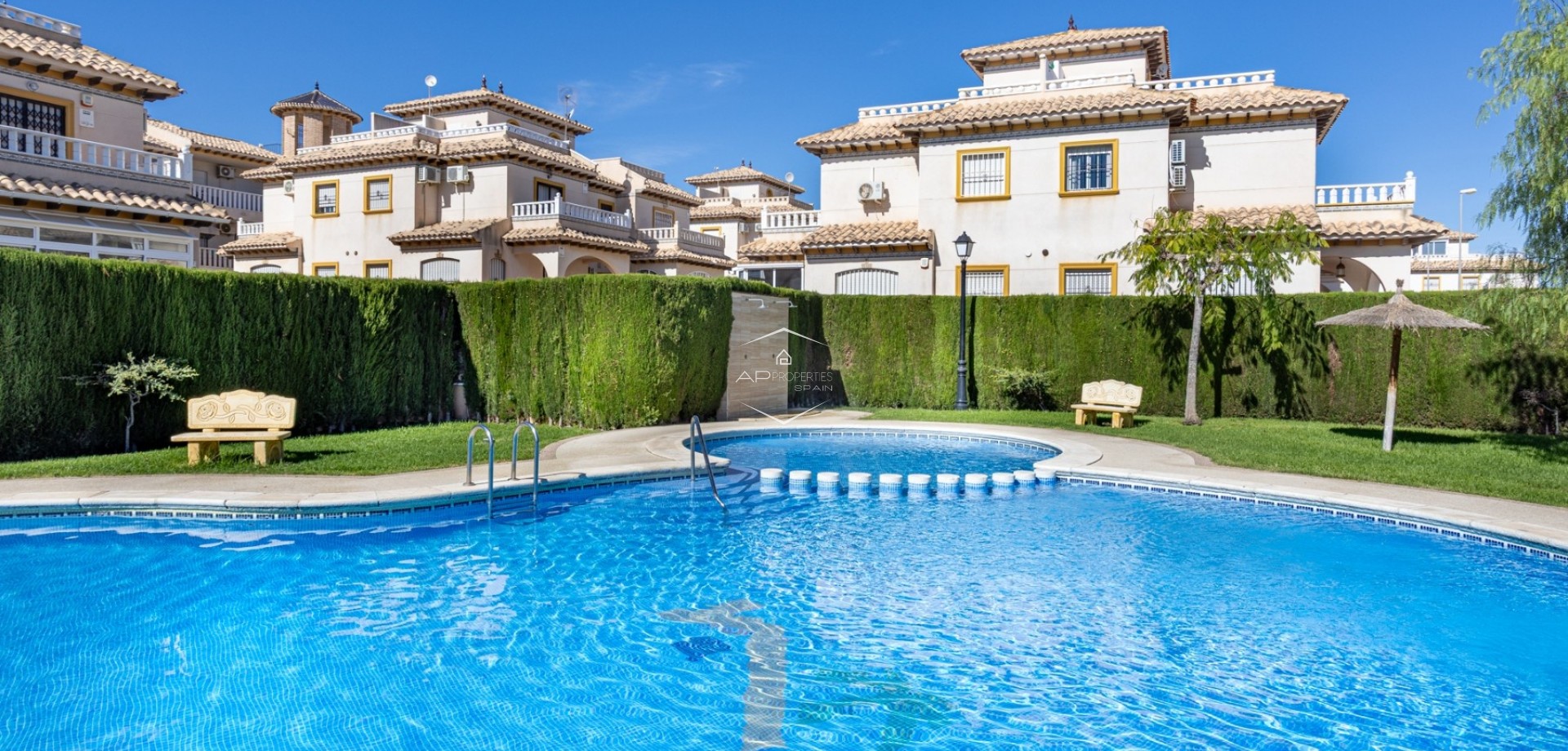 Resale - Villa - semi-detached -
Lomas de Cabo Roig - Orihuela Costa