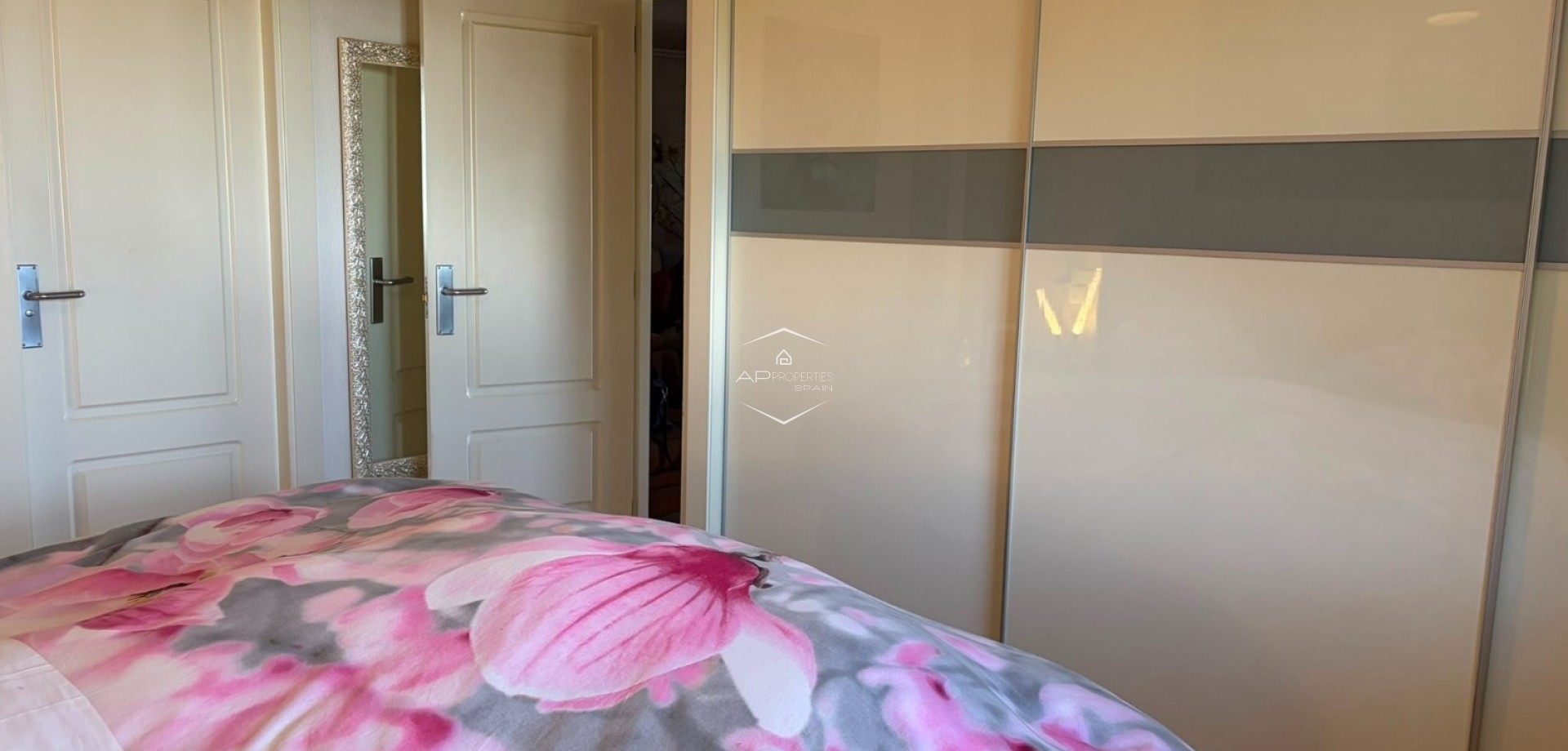 Resale - Villa - Detached -
Rojales