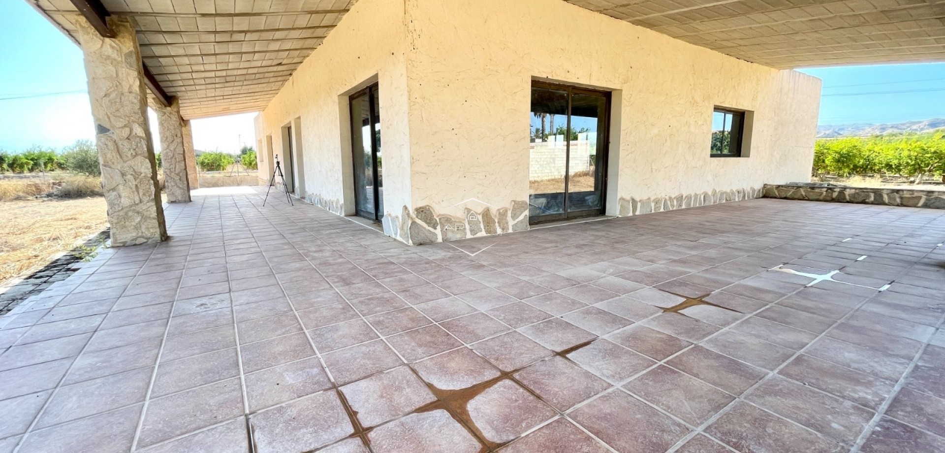 Herverkoop - Finca -
Elche - Matola