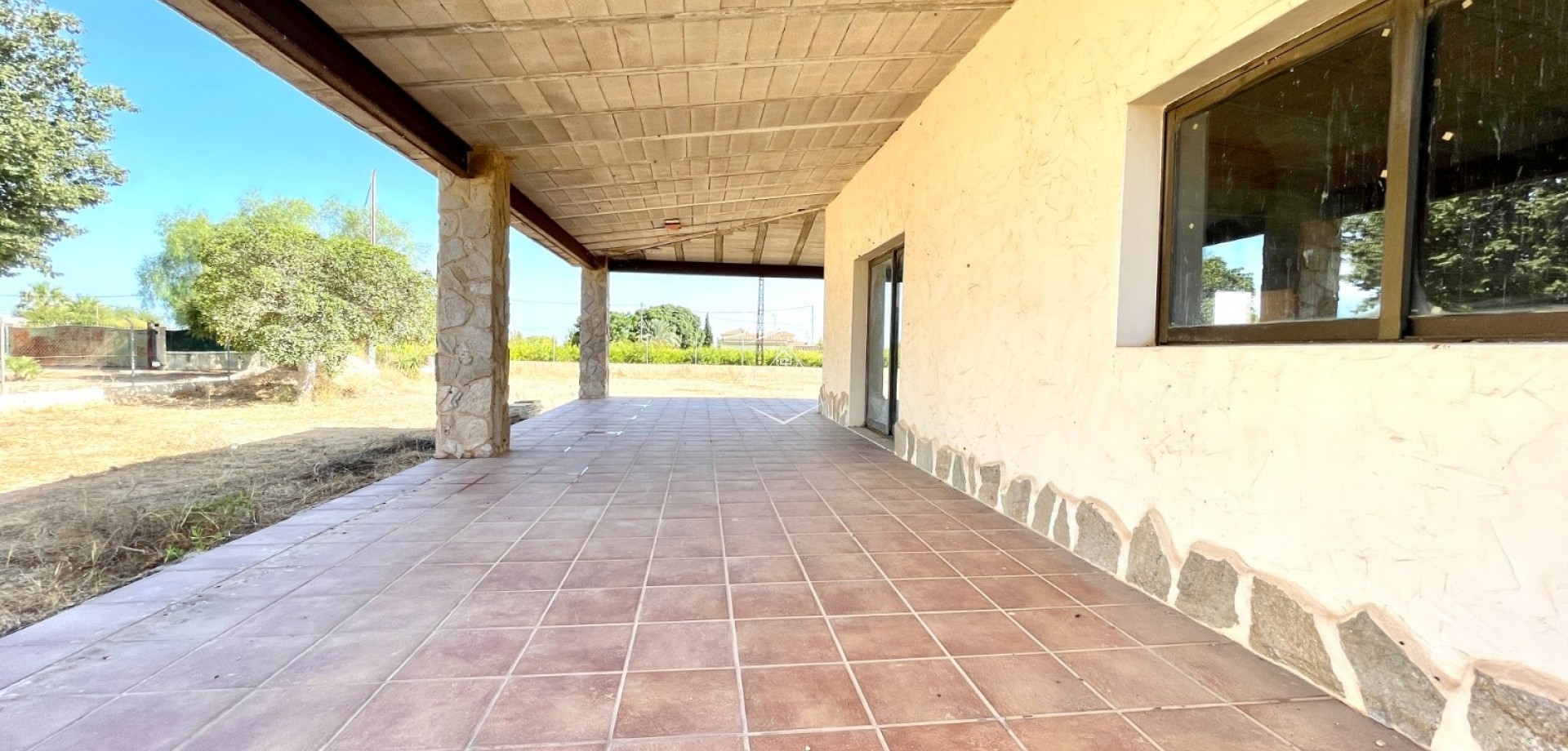Herverkoop - Finca -
Elche - Matola