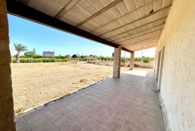 Herverkoop - Finca -
Elche - Matola