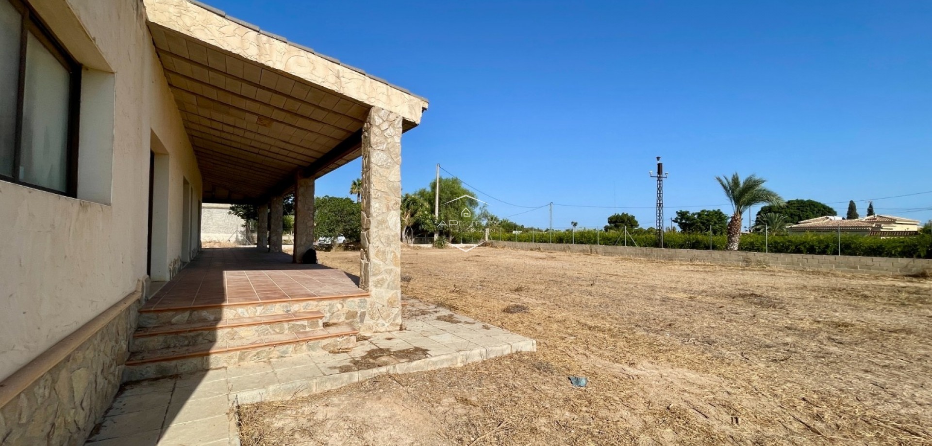 Herverkoop - Finca -
Elche - Matola