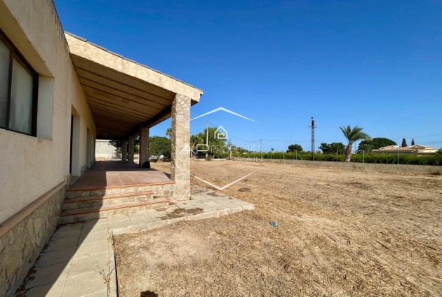 Herverkoop - Finca -
Elche - Matola