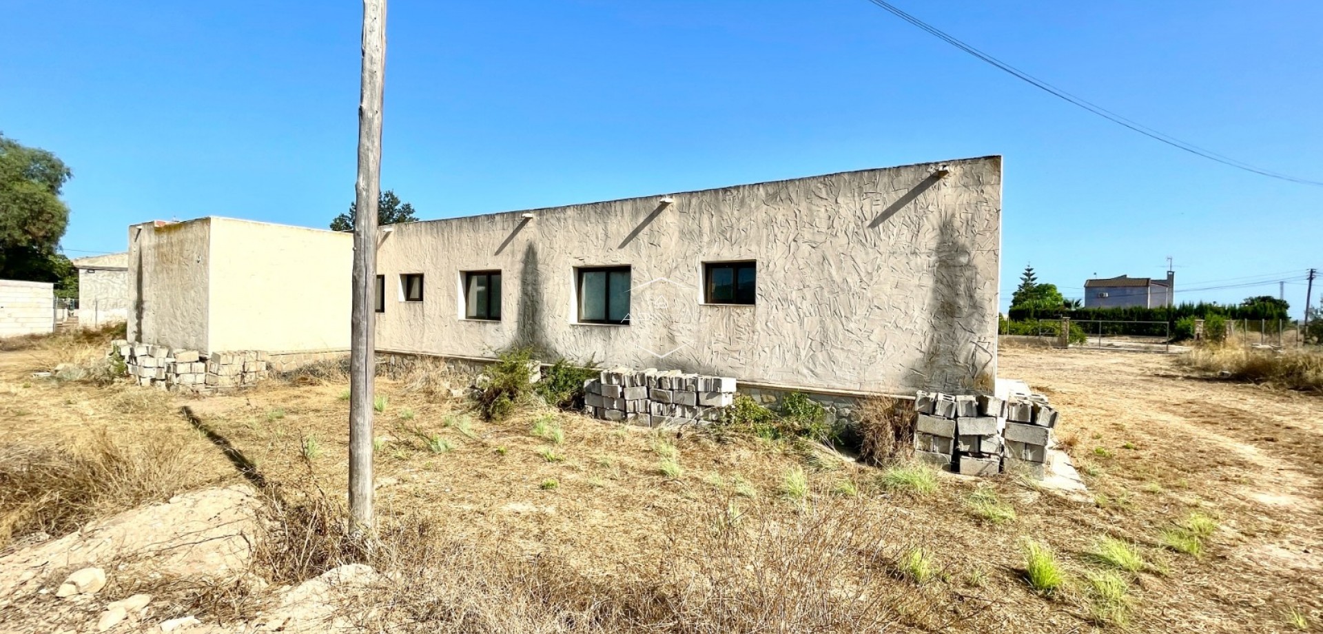 Herverkoop - Finca -
Elche - Matola