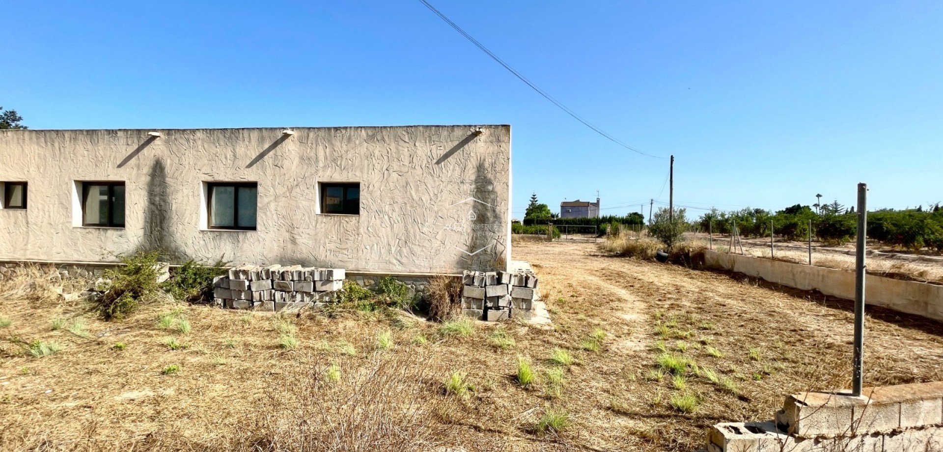 Herverkoop - Finca -
Elche - Matola