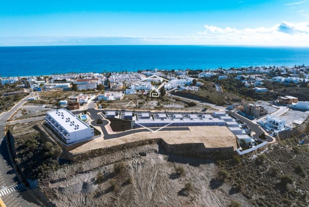 Nowy budynek - Szeregowiec -
Mojacar - Descargador