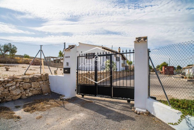 Resale - Villa - Detached -
Canada del Trigo - Polígono 1, Parcela 13, COLLADO. ABANILLA (MURCIA)