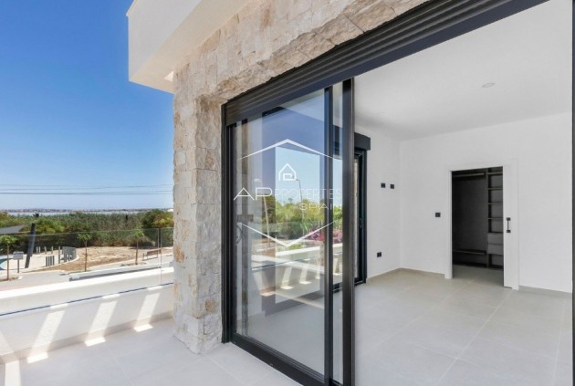 Nowy budynek - Willa - Dom wolnostojący -
Torrevieja - Los Balcones