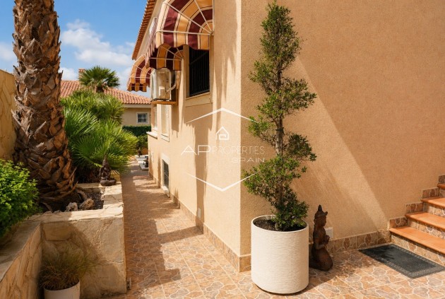 Revente - Villa - Indépendante -
Rojales