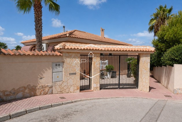 Revente - Villa - Indépendante -
Rojales
