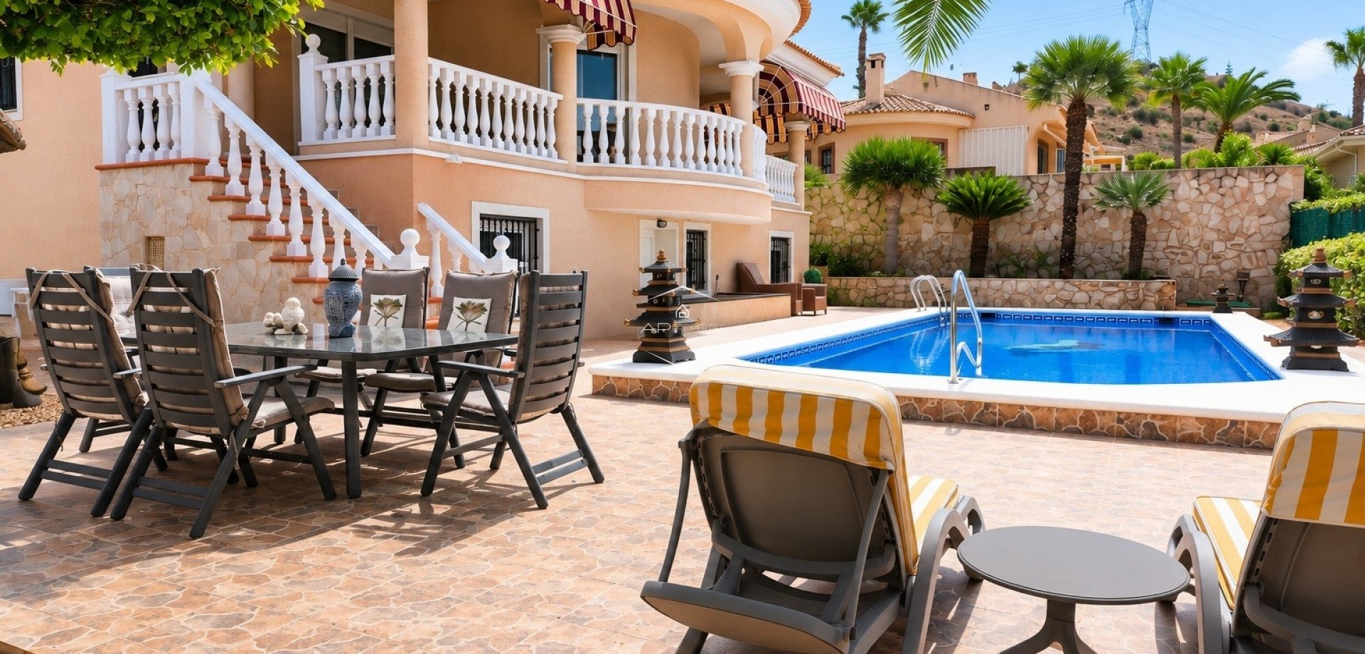 Revente - Villa - Indépendante -
Rojales