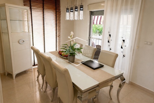 Revente - Villa - Indépendante -
Rojales