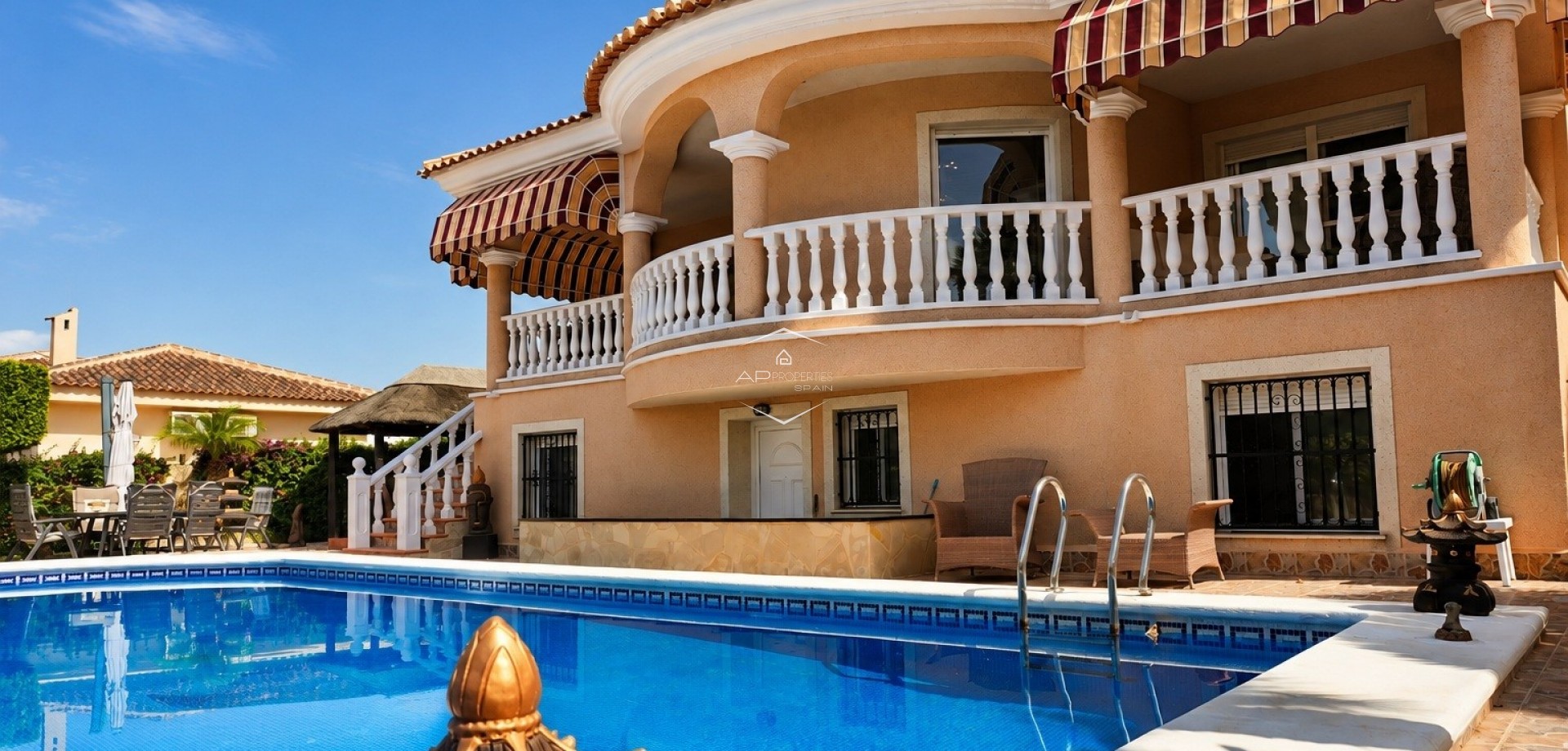 Revente - Villa - Indépendante -
Rojales