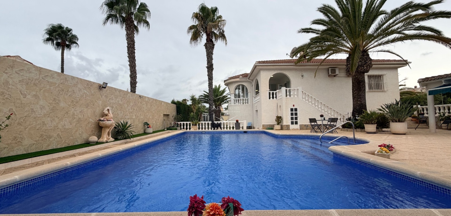 Herverkoop - Villa - Vrijstaand -
Ciudad Quesada