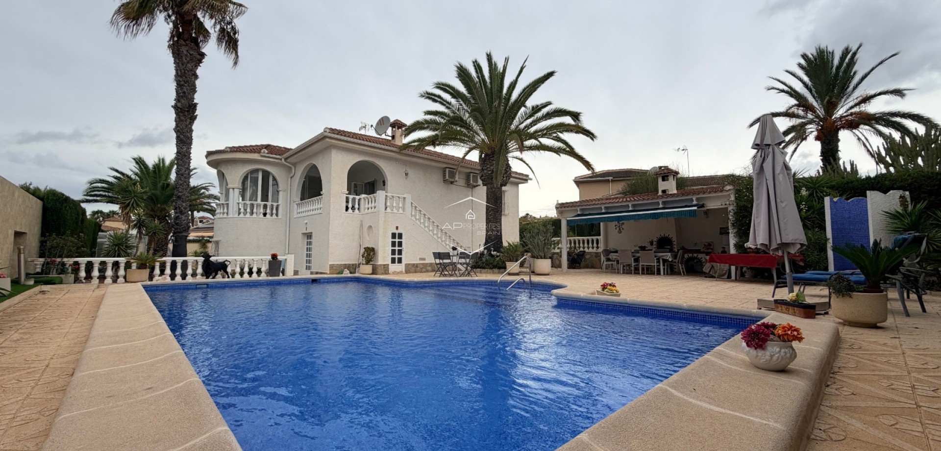 Herverkoop - Villa - Vrijstaand -
Ciudad Quesada