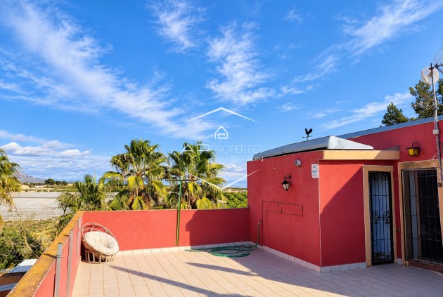 Herverkoop - Finca -
Orihuela