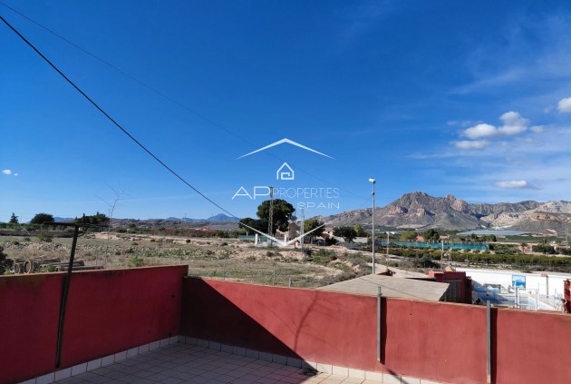 Herverkoop - Finca -
Orihuela