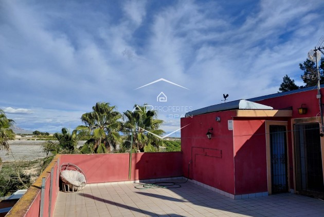 Herverkoop - Finca -
Orihuela