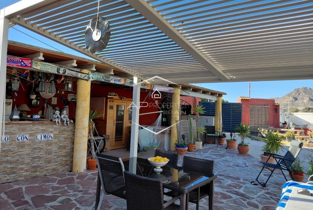 Herverkoop - Finca -
Orihuela