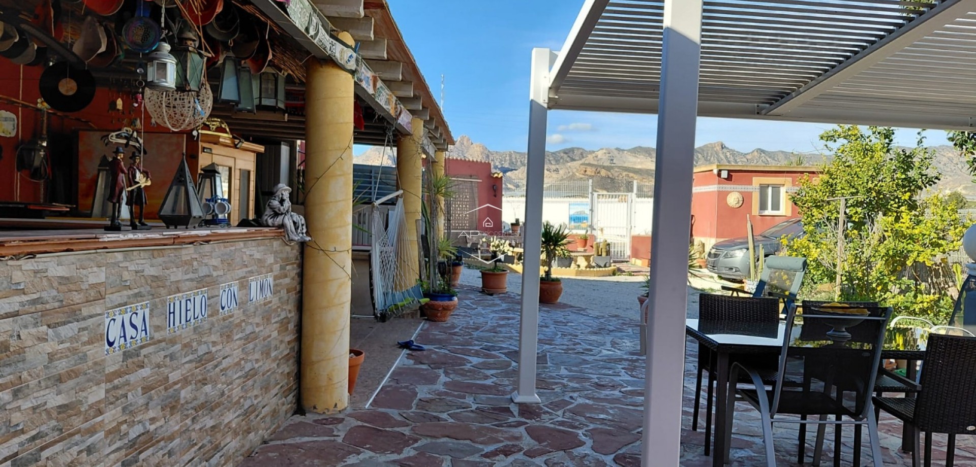 Herverkoop - Finca -
Orihuela