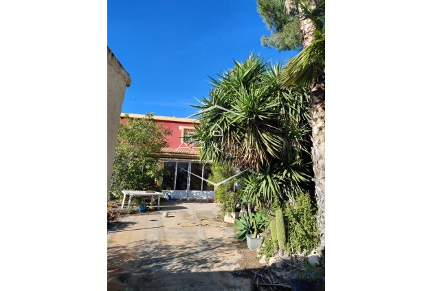 Herverkoop - Finca -
Orihuela