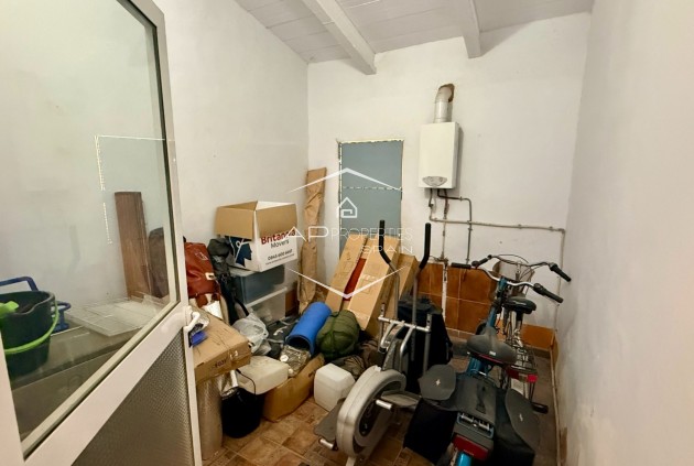 Odsprzedaż - Jaskinia -
Algueña